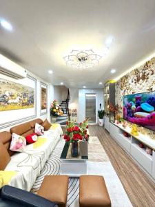 NHÀ PHỐ Ô ĐỒNG LẦM 6 TẦNG THANG MÁY_XÂY MỚI ĐẸP_FULL NỘI THẤT XỊN_NGÕ THÔNG_VỀ Ở NGAY_hơn 12 tỷ